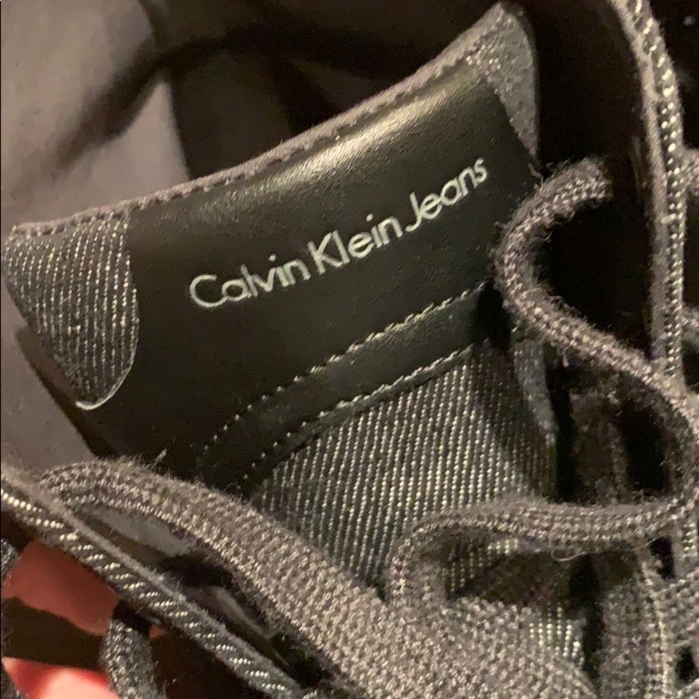 Shoes - Picture 6 of 8